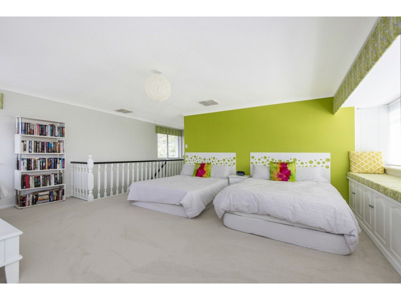 11 Scenic Drive, Maida Vale WA 6057