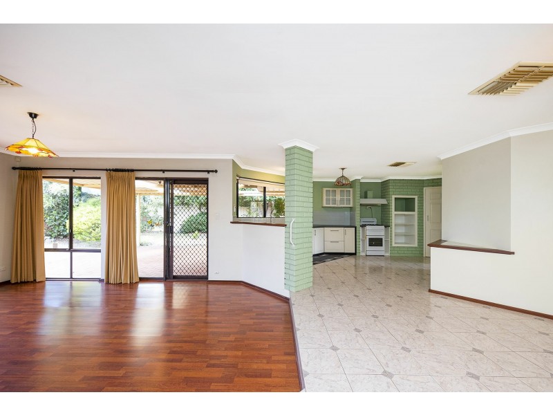 66 Golden Crescent, High Wycombe WA 6057