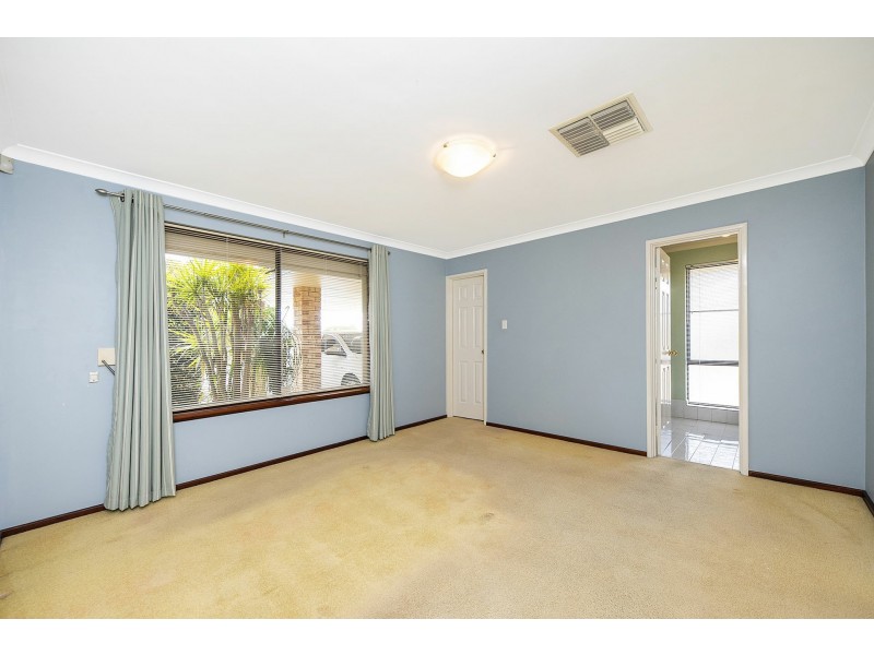 66 Golden Crescent, High Wycombe WA 6057