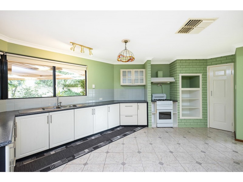 66 Golden Crescent, High Wycombe WA 6057