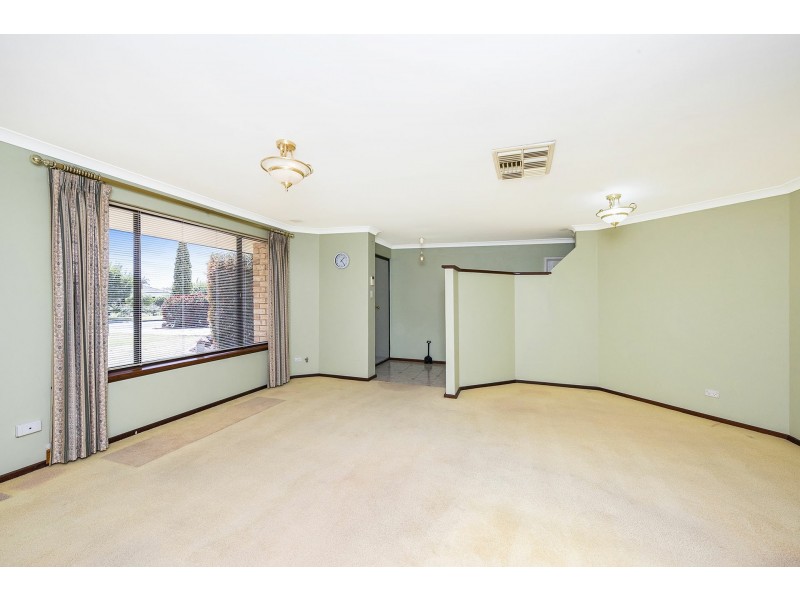 66 Golden Crescent, High Wycombe WA 6057