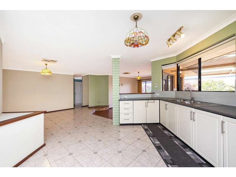 66 Golden Crescent, High Wycombe WA 6057