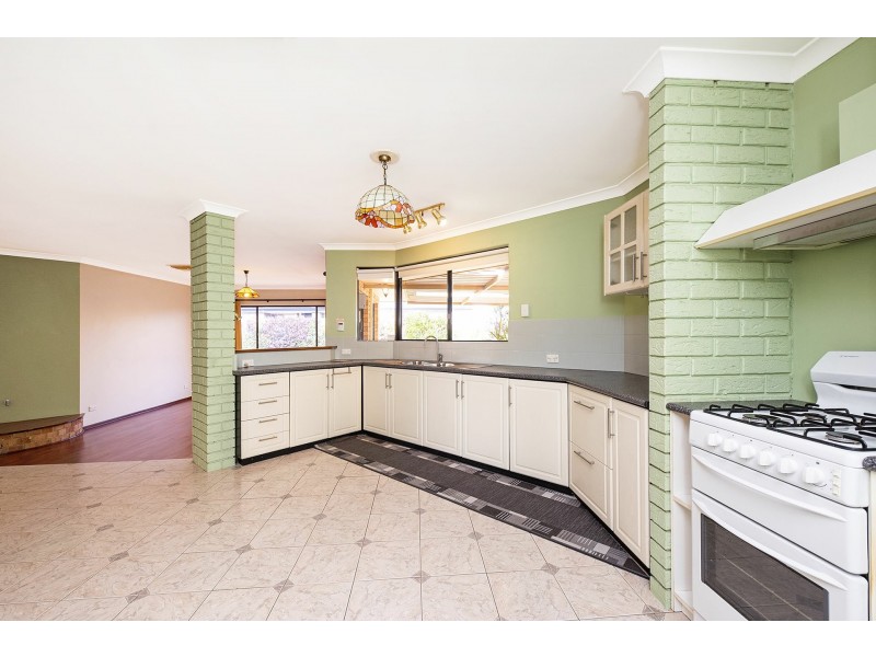 66 Golden Crescent, High Wycombe WA 6057