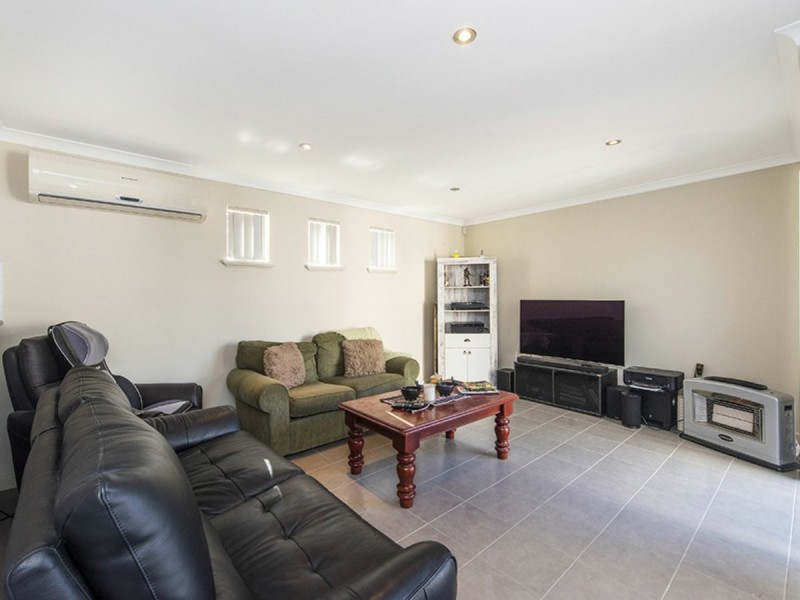 Unit 4/31 Mathoura Street, Midland WA 6056
