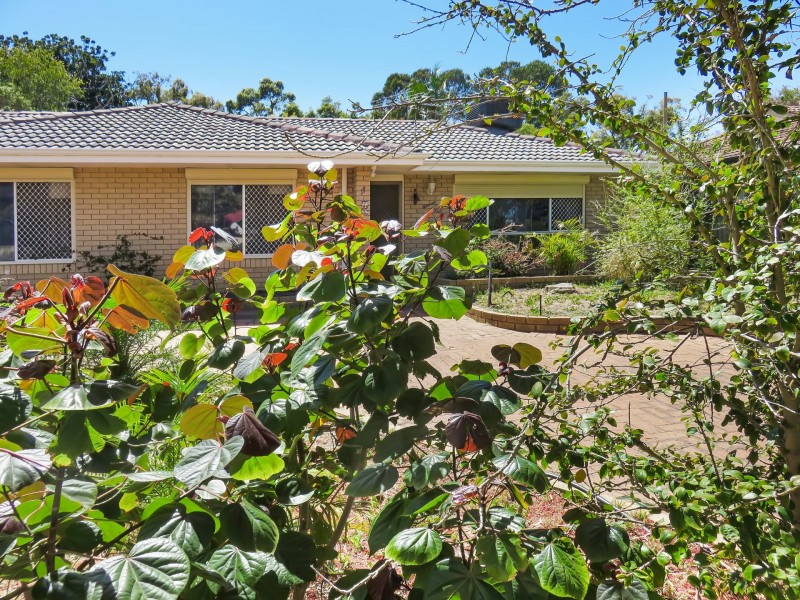 11 Bugendore Street, Maida Vale WA 6057