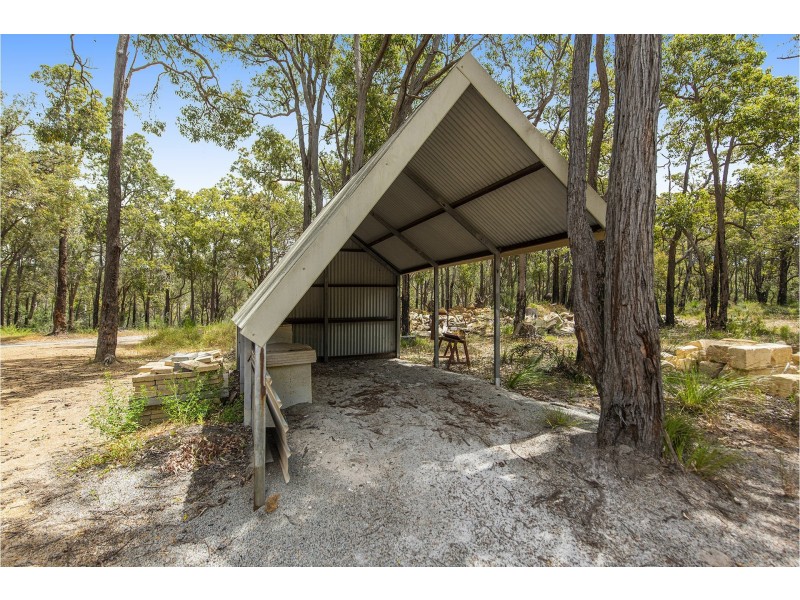 186 Mitchell Road, Bickley WA 6076