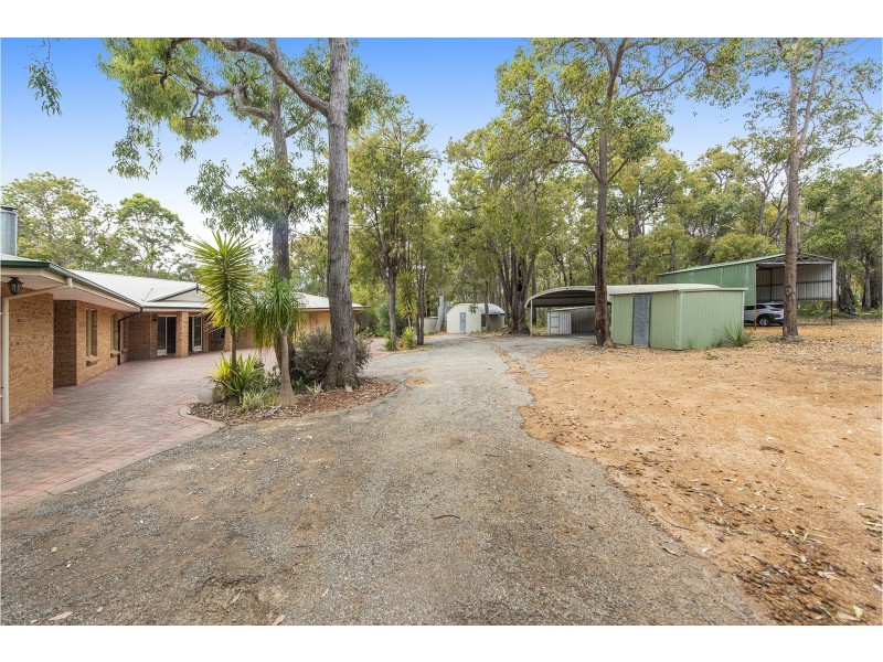 186 Mitchell Road, Bickley WA 6076