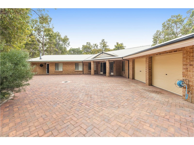 186 Mitchell Road, Bickley WA 6076