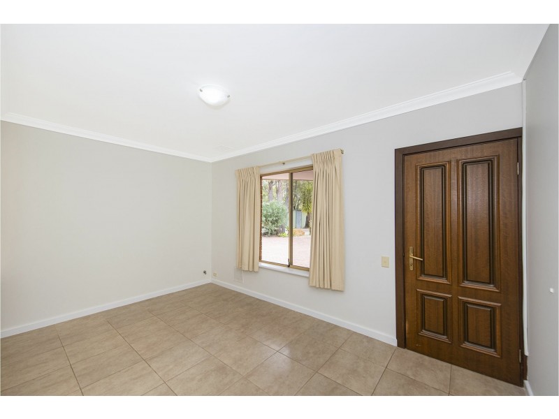 186 Mitchell Road, Bickley WA 6076