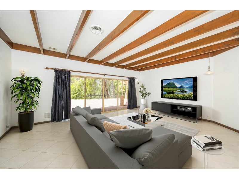 186 Mitchell Road, Bickley WA 6076