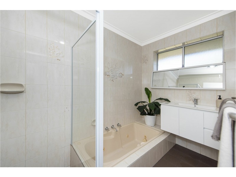 20 Bailey Road, Lesmurdie WA 6076