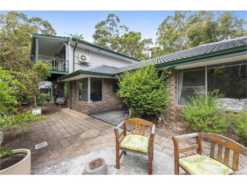 25 Nangkita Road, Lesmurdie WA 6076