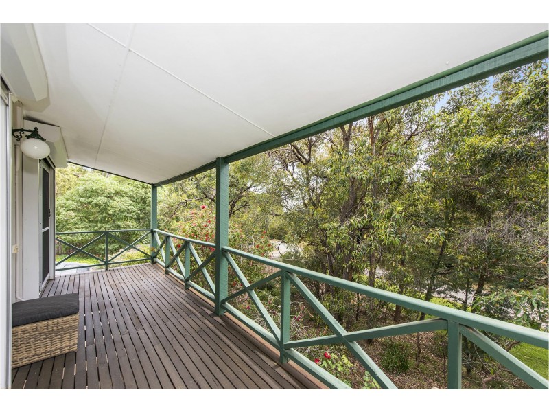 25 Nangkita Road, Lesmurdie WA 6076