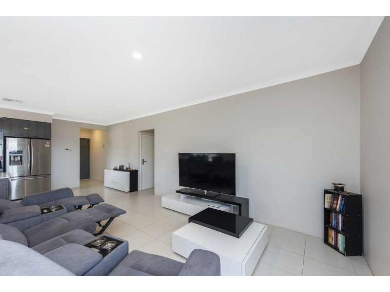 2 Wandina Close, Helena Valley WA 6056