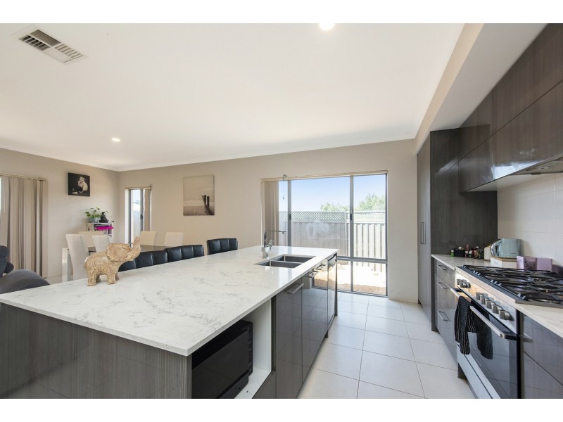 2 Wandina Close, Helena Valley WA 6056