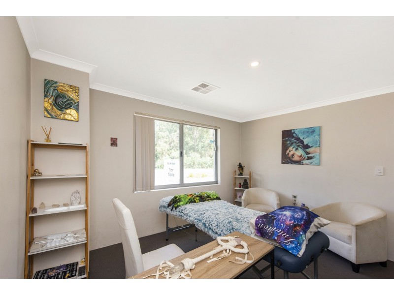 2 Wandina Close, Helena Valley WA 6056