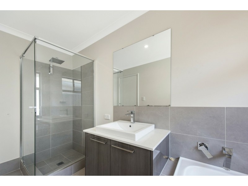 2 Wandina Close, Helena Valley WA 6056