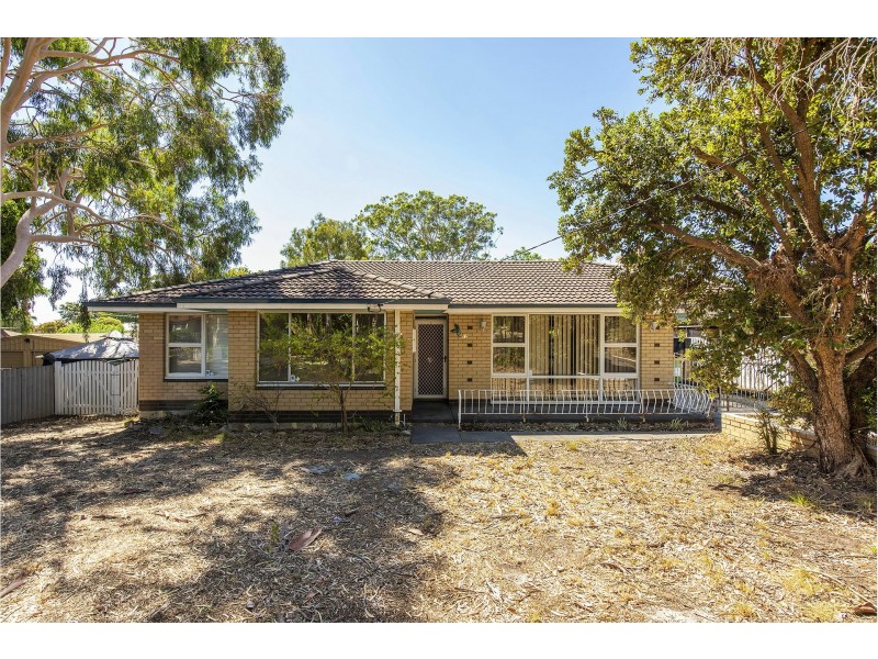 12 Western Place, High Wycombe WA 6057