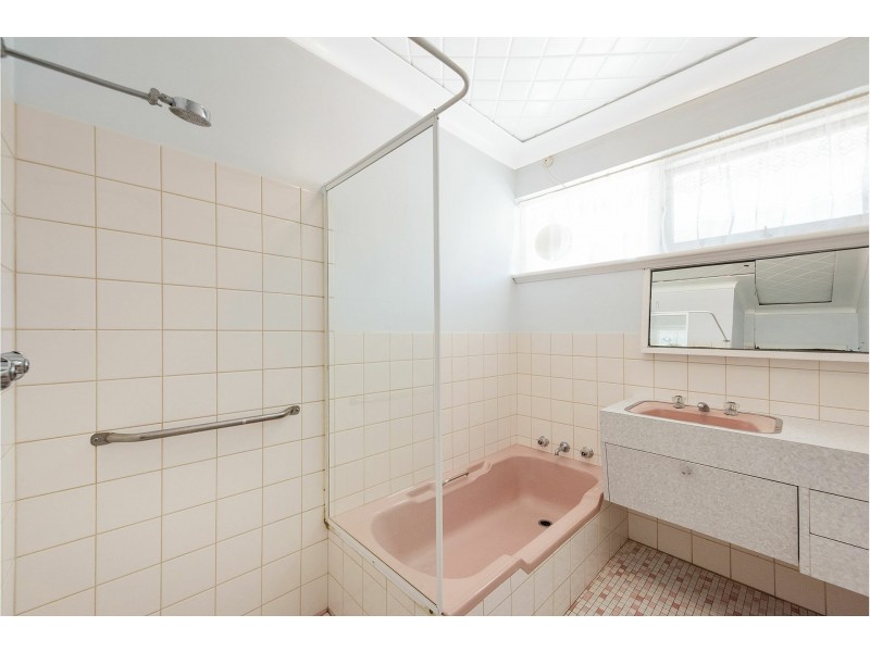 12 Western Place, High Wycombe WA 6057