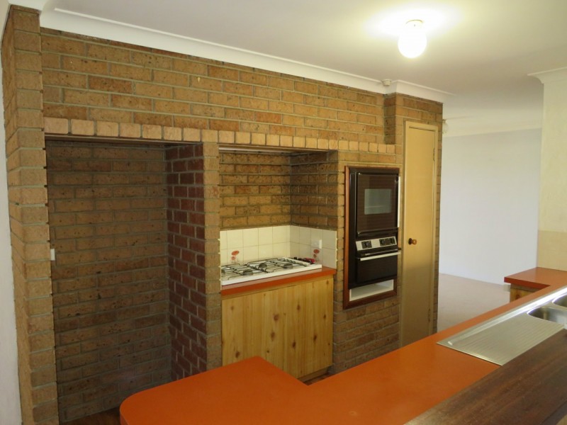 2 Collins Court, High Wycombe WA 6057