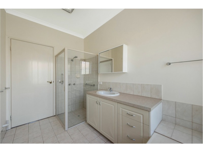 Unit 4/7 Brooks Street, Kalamunda WA 6076