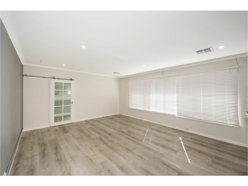 69 Lesmurdie Road East, Walliston WA 6076