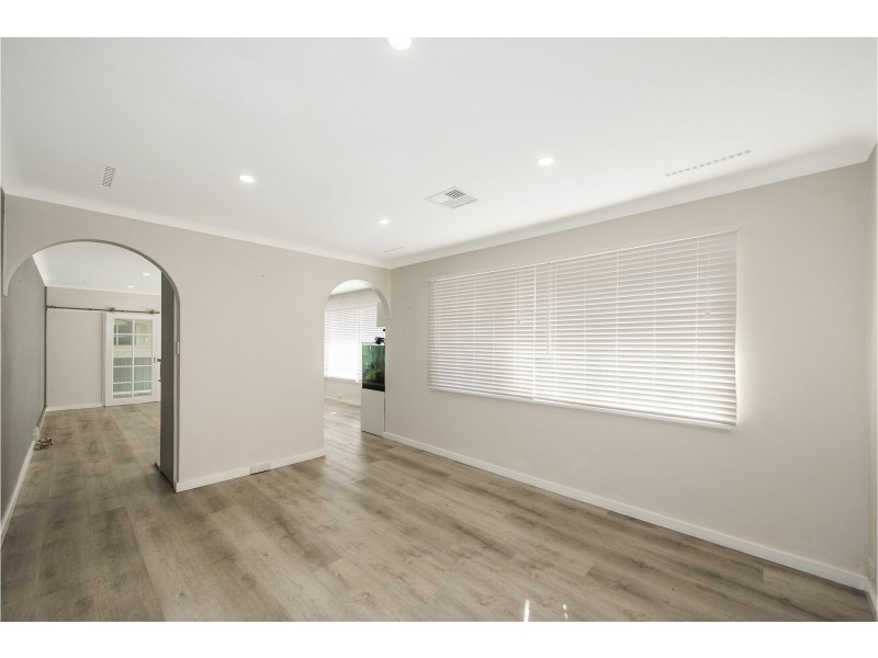 69 Lesmurdie Road East, Walliston WA 6076