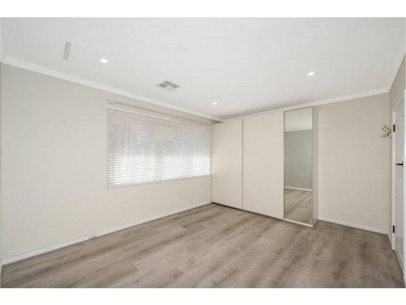 69 Lesmurdie Road East, Walliston WA 6076