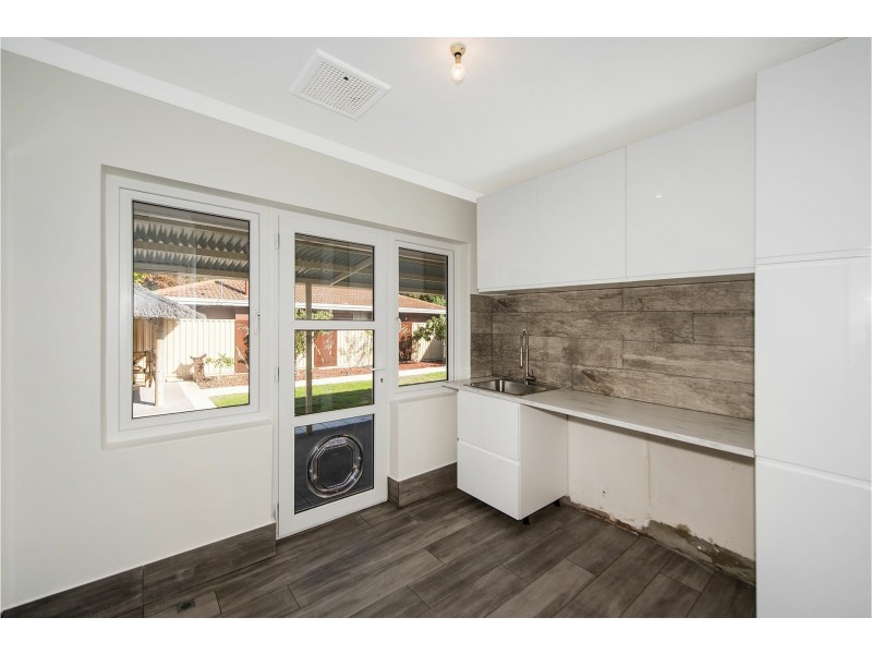 69 Lesmurdie Road East, Walliston WA 6076