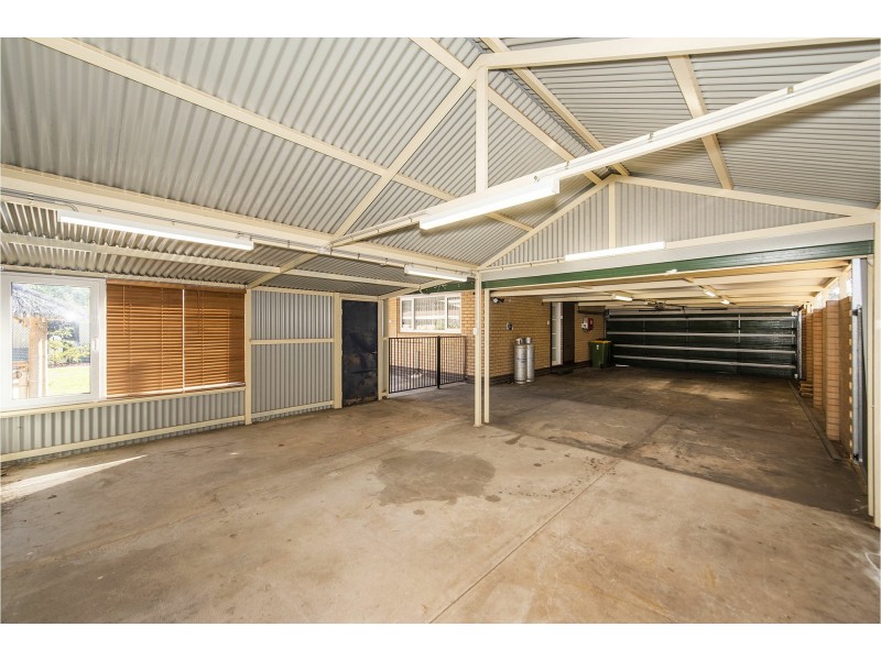 69 Lesmurdie Road East, Walliston WA 6076