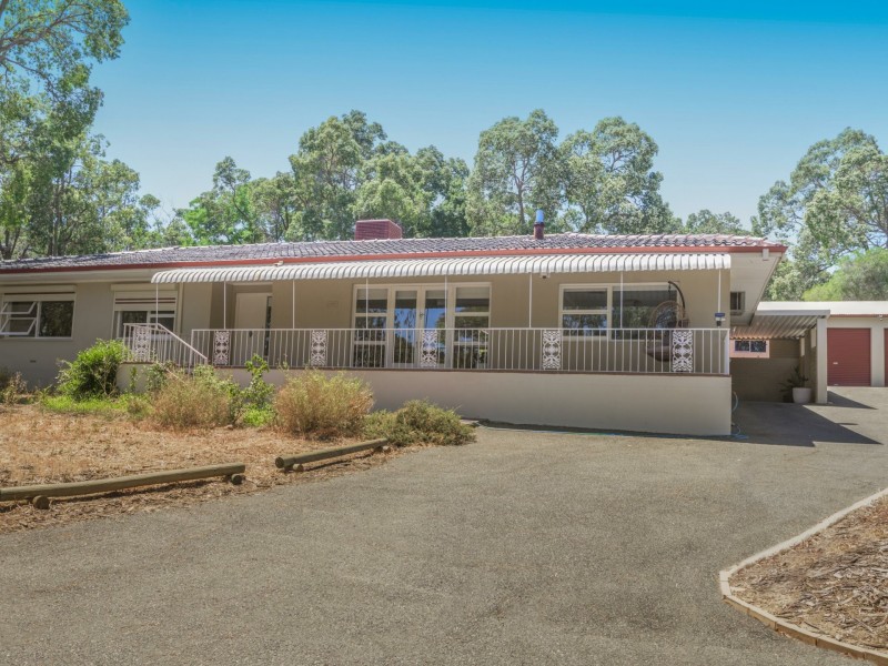 275 Lesmurdie Road, Lesmurdie WA 6076