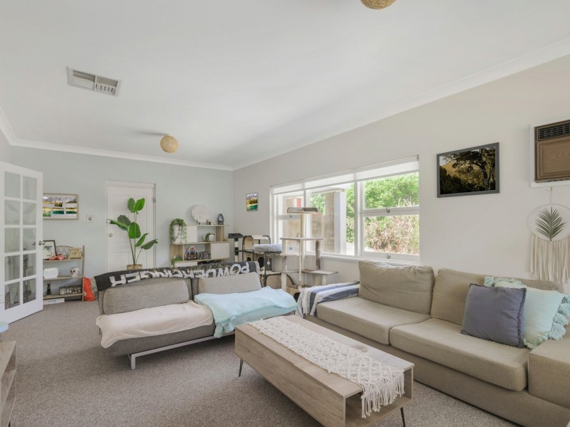 275 Lesmurdie Road, Lesmurdie WA 6076