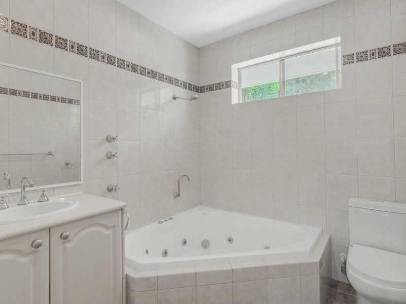 275 Lesmurdie Road, Lesmurdie WA 6076