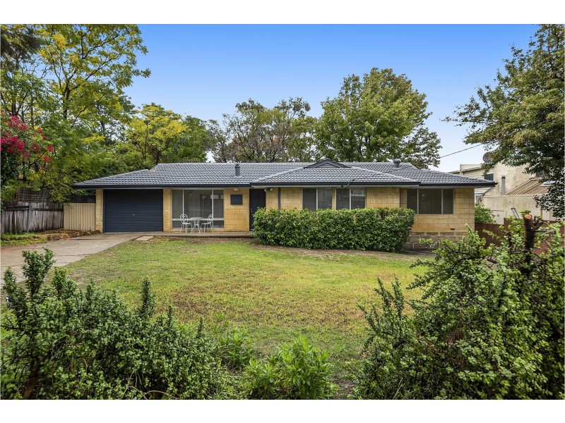 17 Cotherstone Road, Kalamunda WA 6076