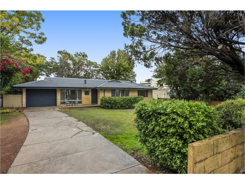 17 Cotherstone Road, Kalamunda WA 6076