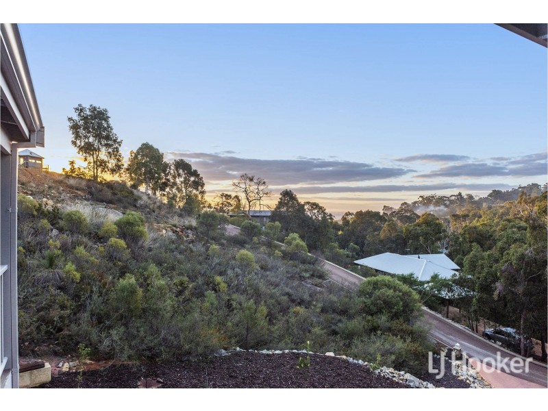 40 Persimmon Place, Kalamunda WA 6076