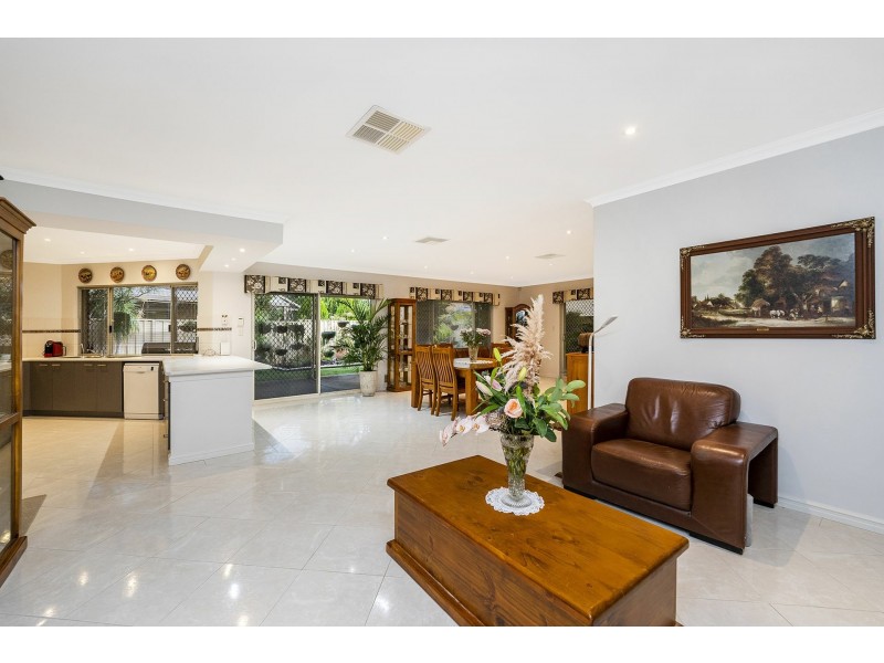 59 Gillings Parade, Wattle Grove WA 6107