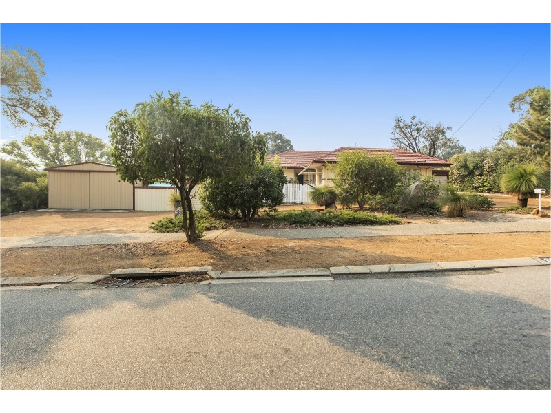 86 Lesmurdie Road, Lesmurdie WA 6076