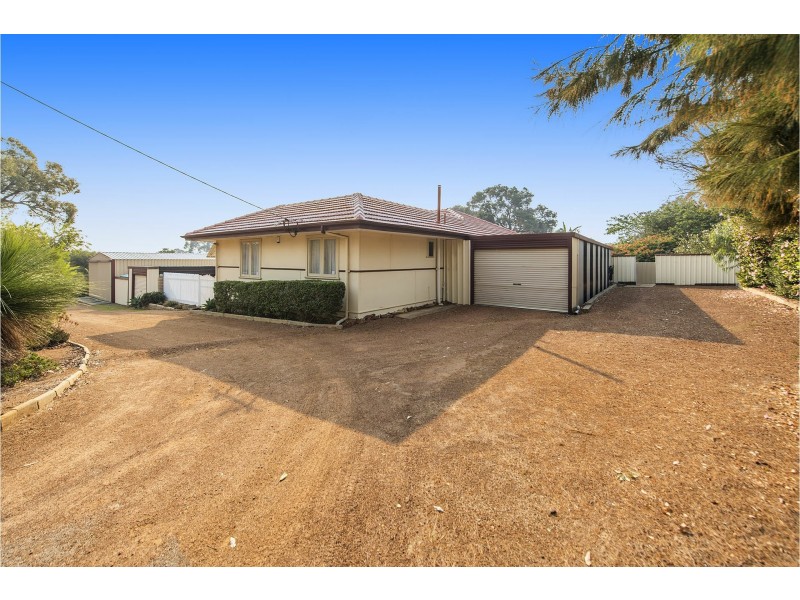 86 Lesmurdie Road, Lesmurdie WA 6076