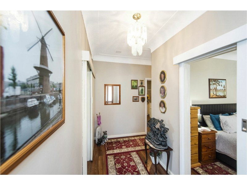 86 Lesmurdie Road, Lesmurdie WA 6076