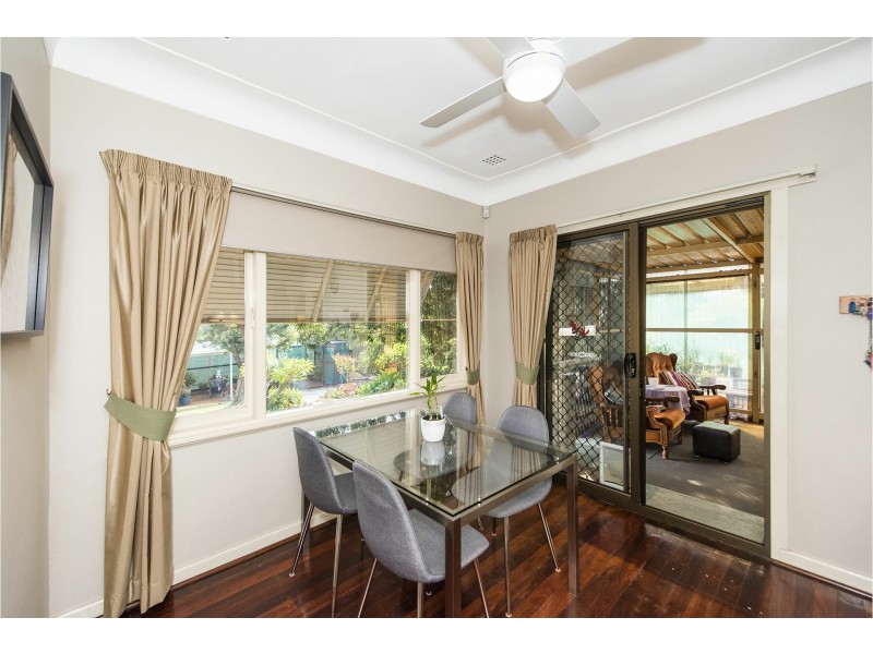 86 Lesmurdie Road, Lesmurdie WA 6076