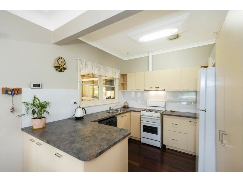 86 Lesmurdie Road, Lesmurdie WA 6076