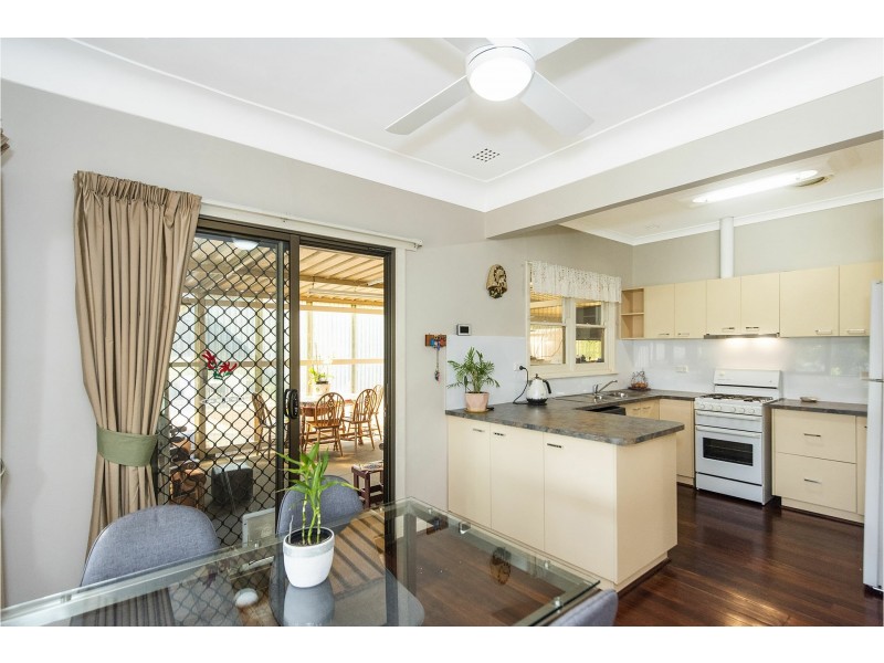 86 Lesmurdie Road, Lesmurdie WA 6076