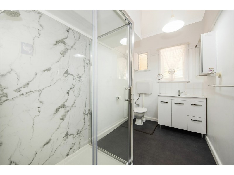 86 Lesmurdie Road, Lesmurdie WA 6076