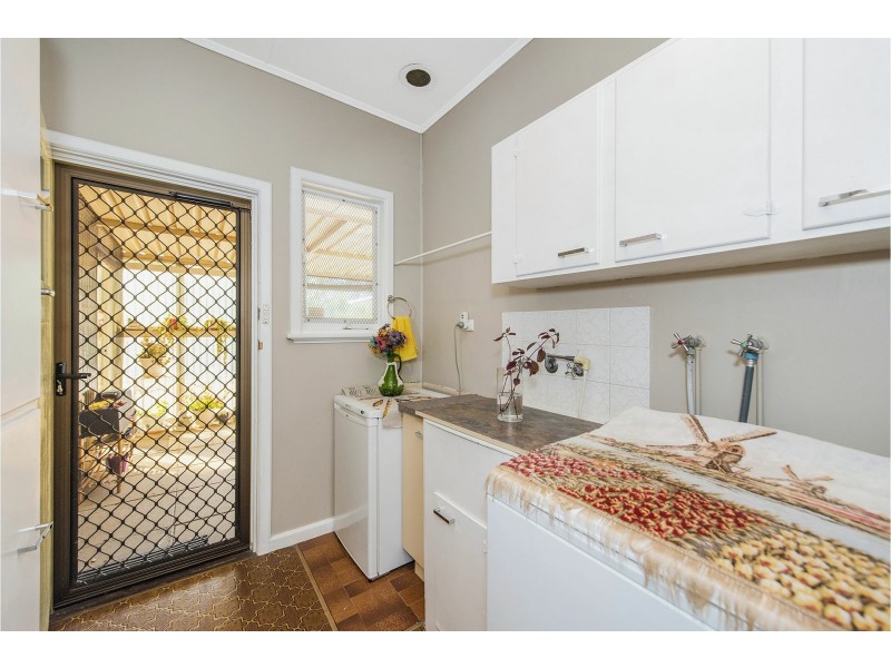 86 Lesmurdie Road, Lesmurdie WA 6076