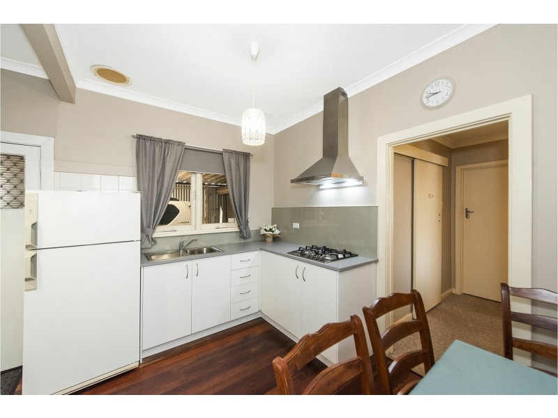 86 Lesmurdie Road, Lesmurdie WA 6076