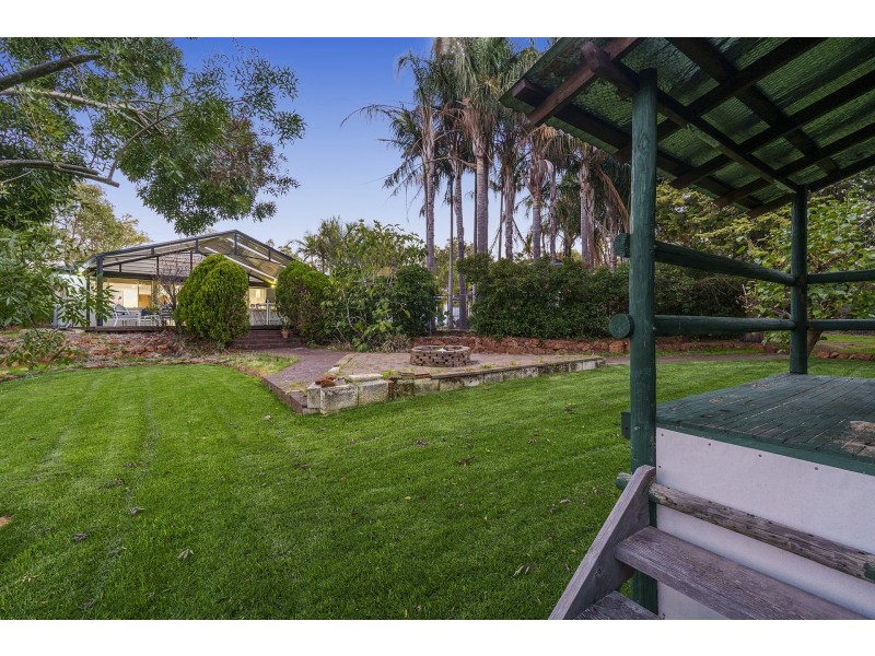 16 Connor Road, Lesmurdie WA 6076