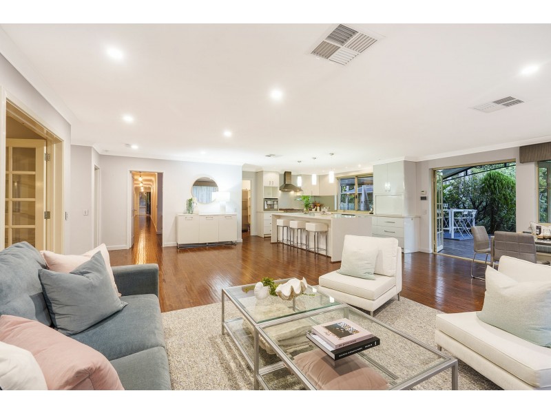 16 Connor Road, Lesmurdie WA 6076