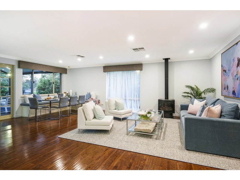 16 Connor Road, Lesmurdie WA 6076