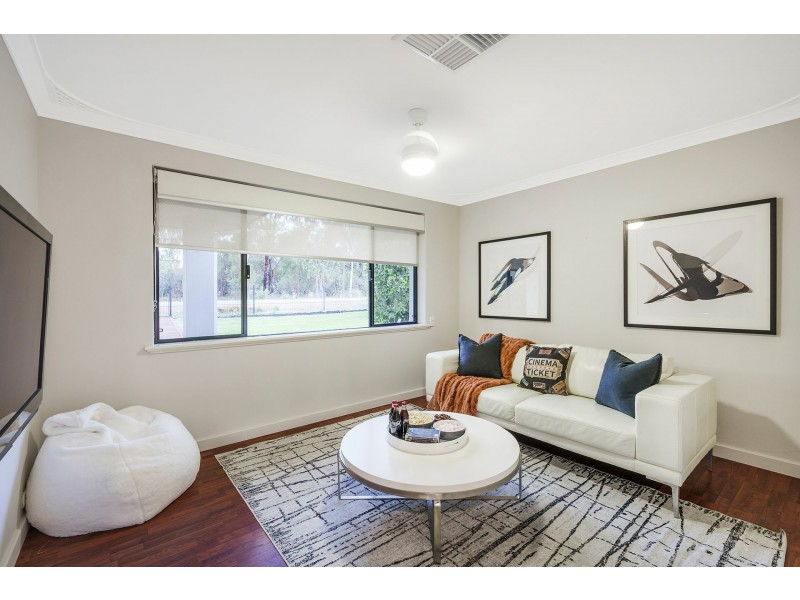 16 Connor Road, Lesmurdie WA 6076
